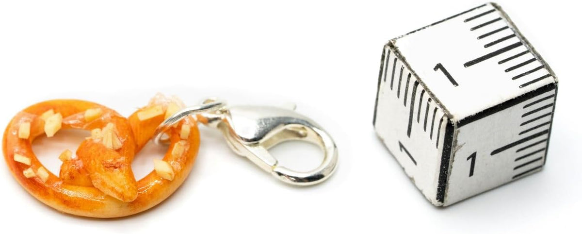 Brezel Anhänger - Trachtenschmuck Kunstharz Oktoberfest-HauteBerlin