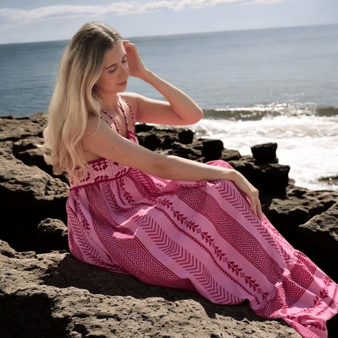 Sommerkleid Damen | Rosa Maxi mit Spaghettiträgern | Gestrickt-HauteBerlin