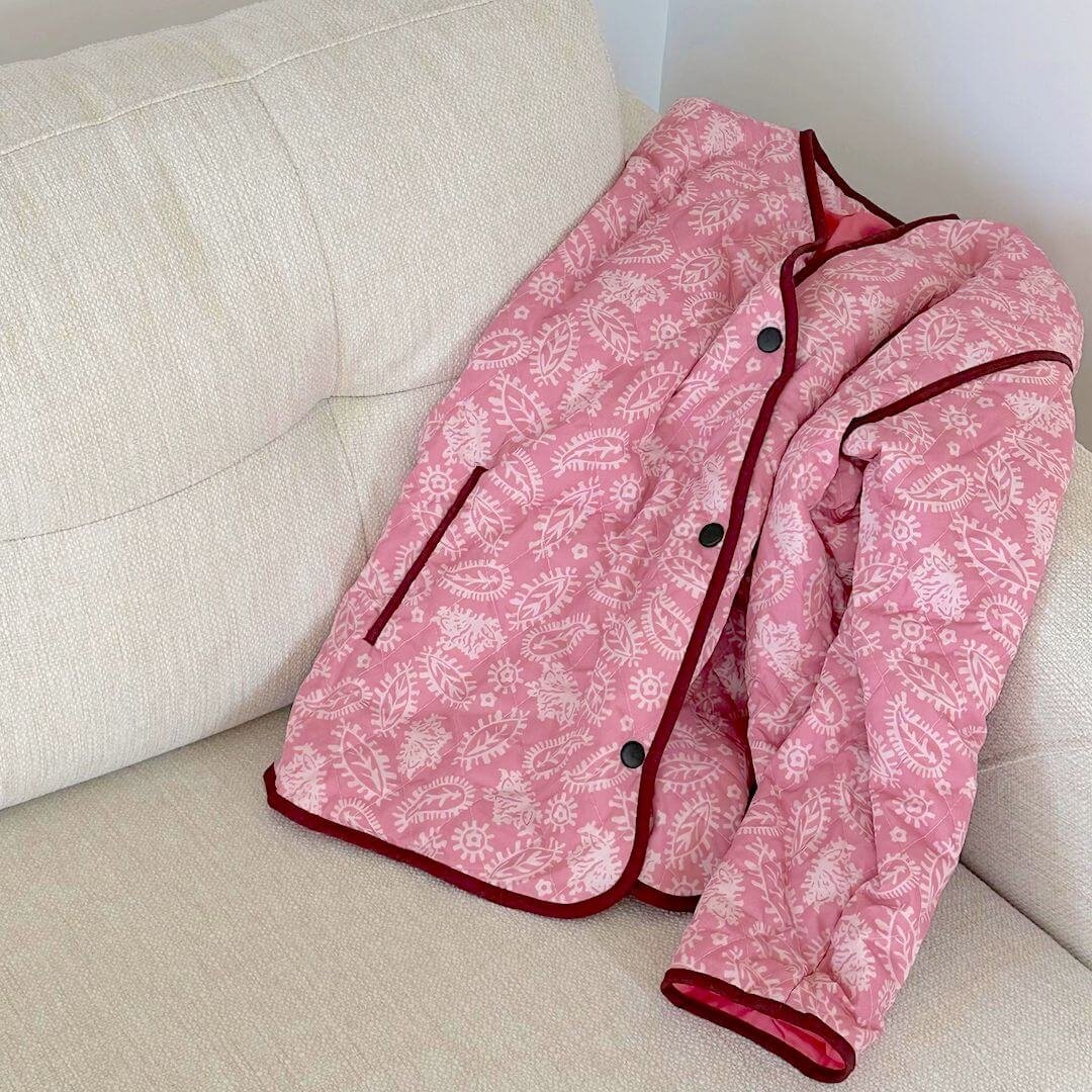 Übergangsjacke Damen | Rosa Blumen | Gesteppt Oversized-HauteBerlin