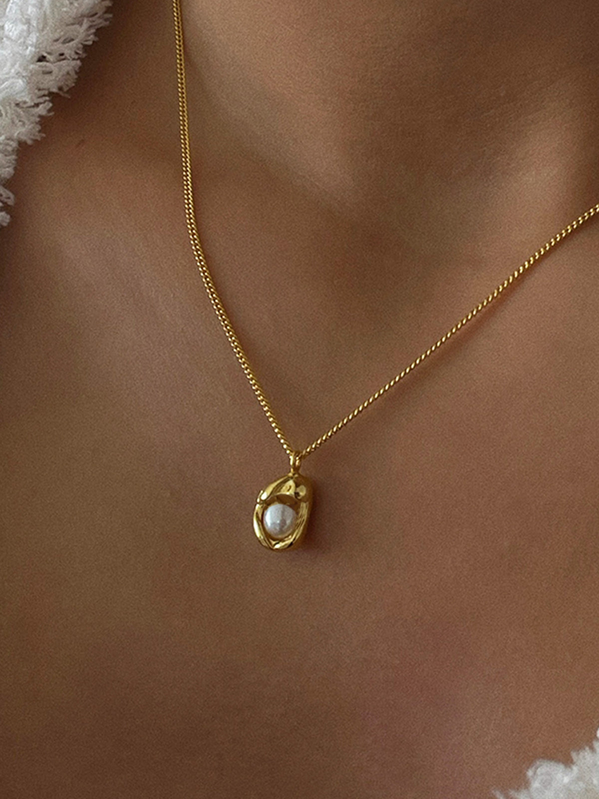 Anhänger-Halskette – Perle – Minimalistisch – Goldene Halskette – Damen-Halskette-HauteBerlin