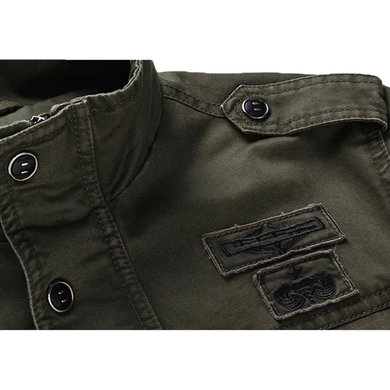Armeegrüne Jacke | Zip-Up | Taschen | Herrenjacke | Outdoorjacke-HauteBerlin