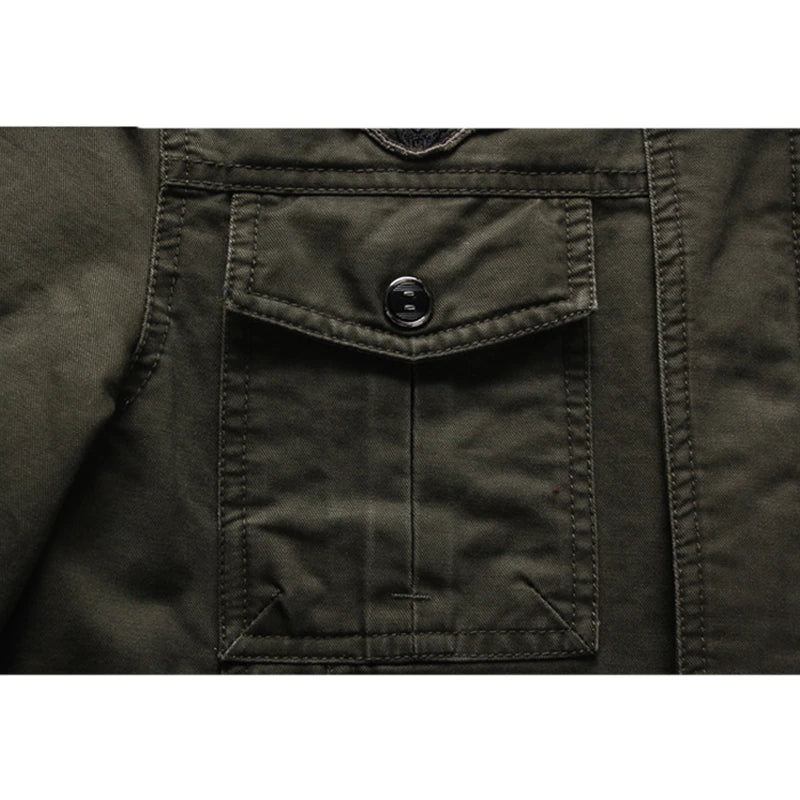 Armeegrüne Jacke | Zip-Up | Taschen | Herrenjacke | Outdoorjacke-HauteBerlin