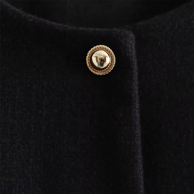 Blazerjacke | Knopfleiste | Taschen | Kurze Jacke | Damenjacke-HauteBerlin