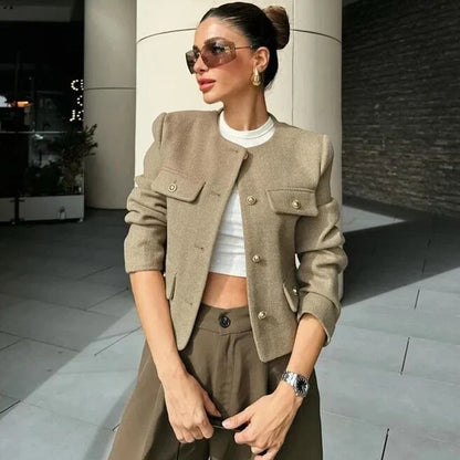 Blazerjacke | Knopfleiste | Taschen | Kurze Jacke | Damenjacke-HauteBerlin