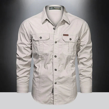 Cargo-Shirt – Langärmliges Herrenhemd mit Knöpfen und Taschen-HauteBerlin