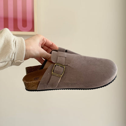 Clogs Damen | Pantoletten in Wildlederoptik | Korkfußbett-HauteBerlin