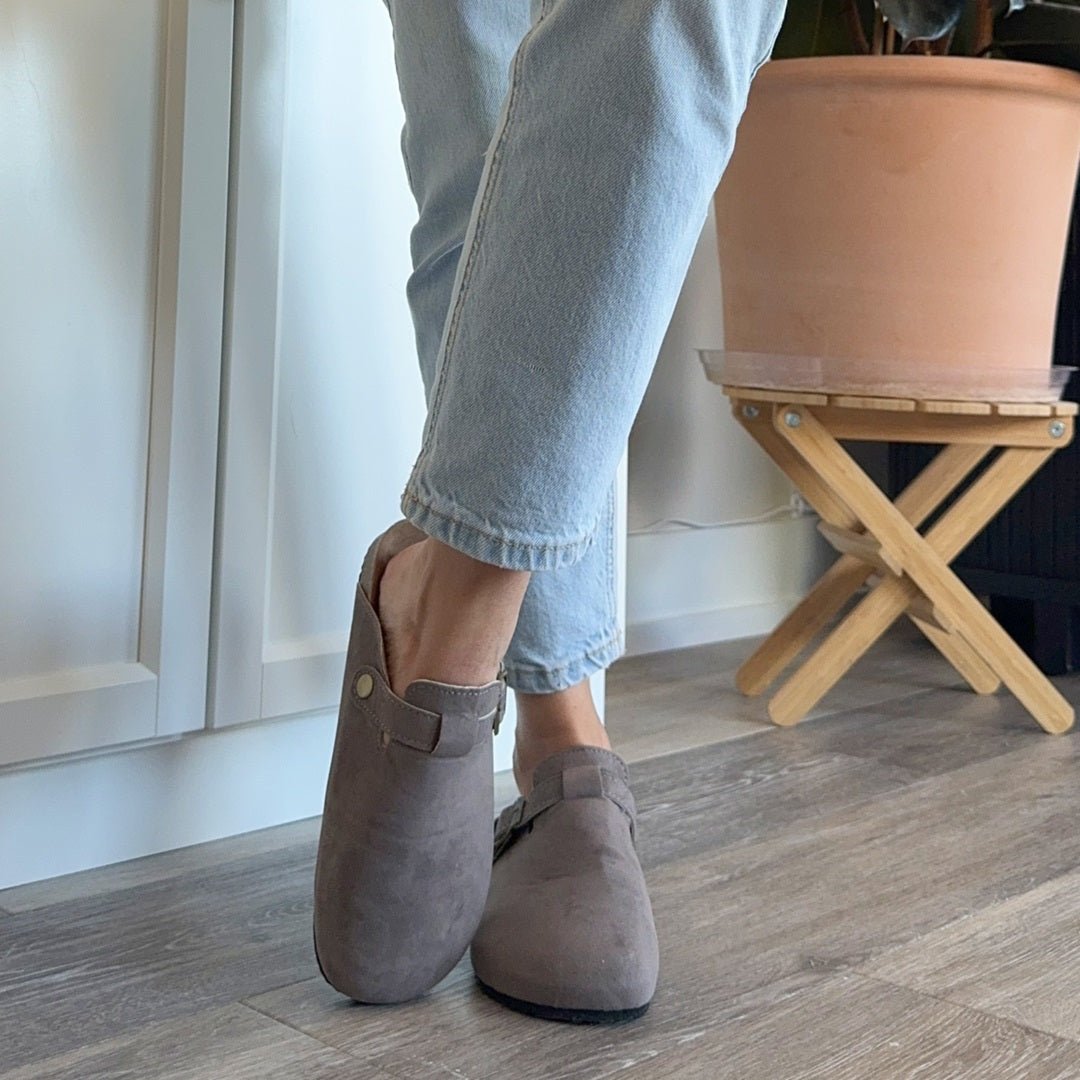 Clogs Damen | Pantoletten in Wildlederoptik | Korkfußbett-HauteBerlin