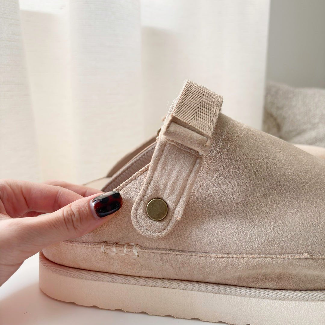 Clogs Damen | Wildleder Optik Plateau | Verstellbarer Riemen-HauteBerlin