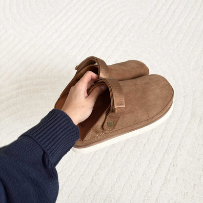 Clogs Damen | Wildleder Optik Plateau | Verstellbarer Riemen-HauteBerlin