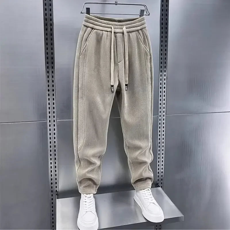 Cordhose – Herrenhose mit elastischem Bund, lockerer Passform und weiten Beinen-HauteBerlin