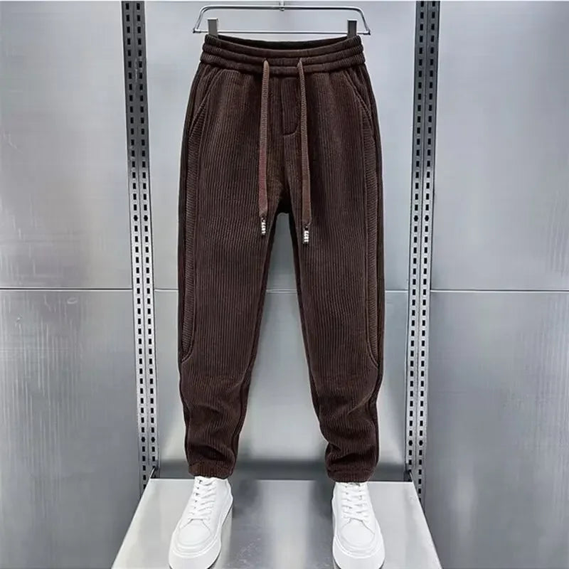 Cordhose – Herrenhose mit elastischem Bund, lockerer Passform und weiten Beinen-HauteBerlin