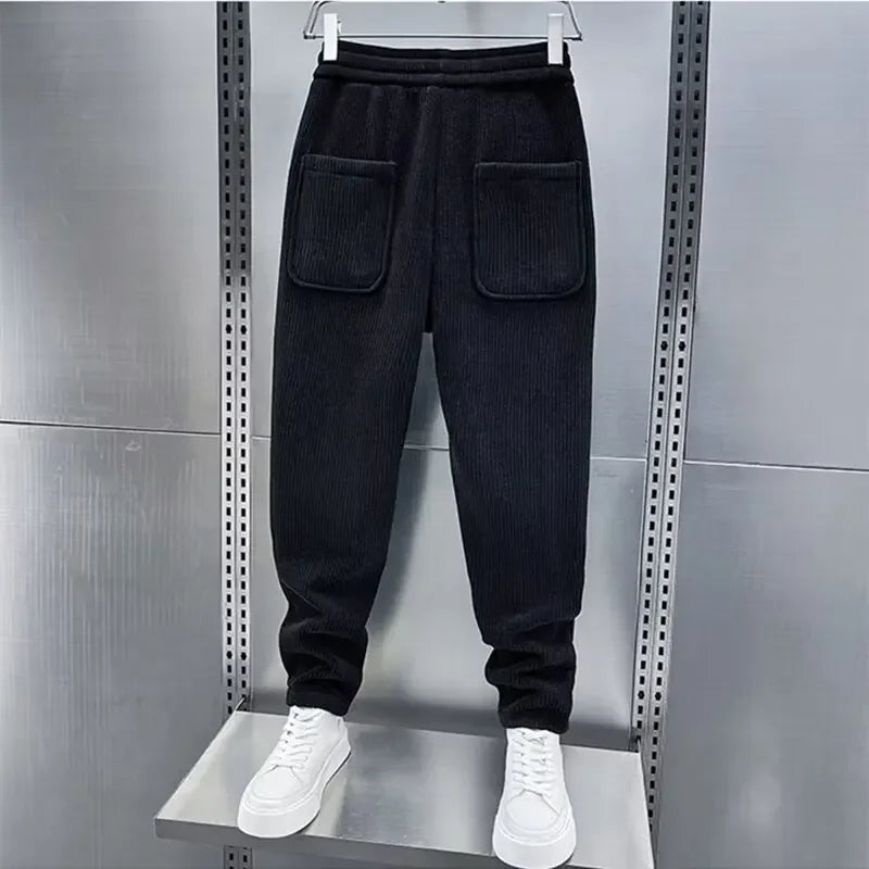 Cordhose – Herrenhose mit elastischem Bund, lockerer Passform und weiten Beinen-HauteBerlin