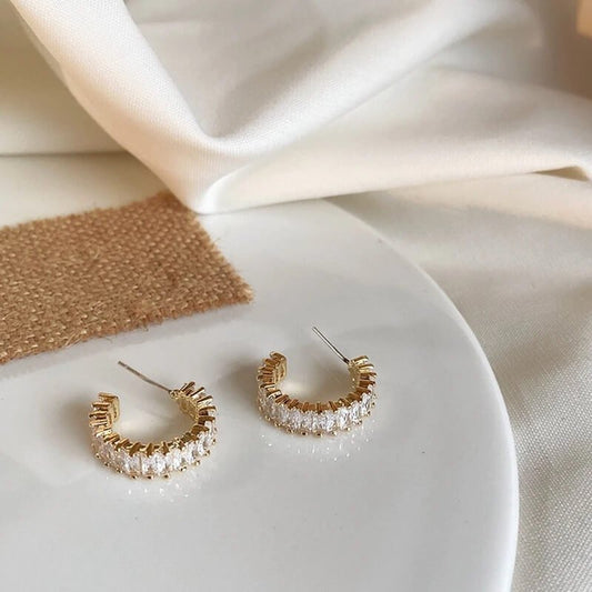 Creolen Damen Gold | Goldfarben mit Zirkonia | Kristall-HauteBerlin