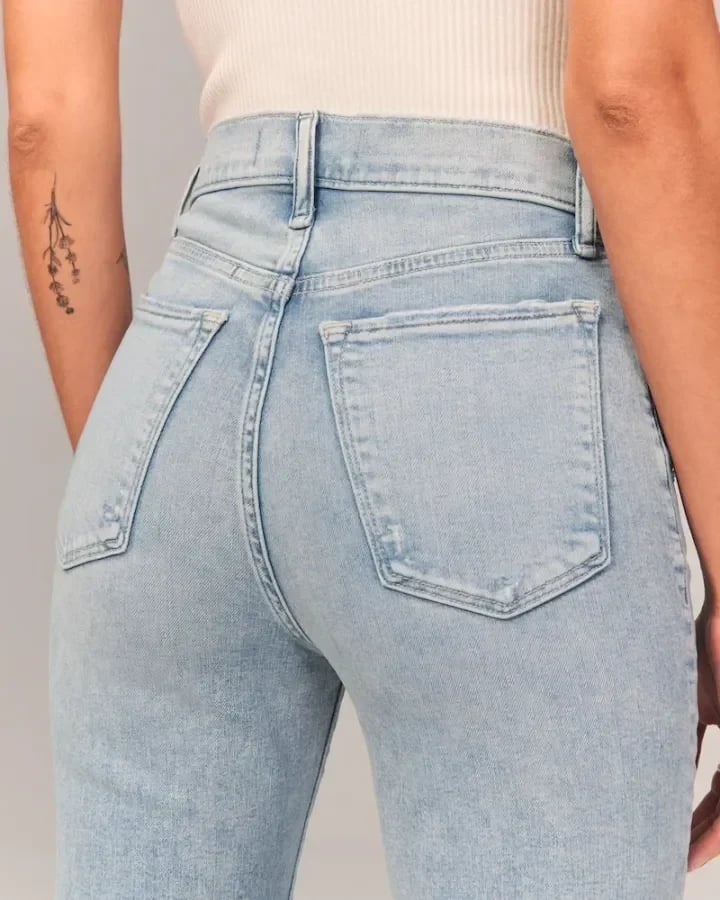Flared Jeans | Blau | Denim | Hochtaillierte Jeans | Damenjeans-HauteBerlin