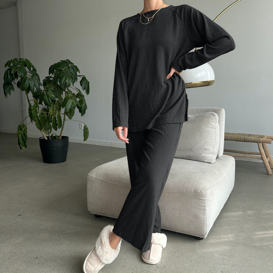 Hausanzug Damen | Geripptes Zweiteiler-Set | Oberteil und Hose-HauteBerlin