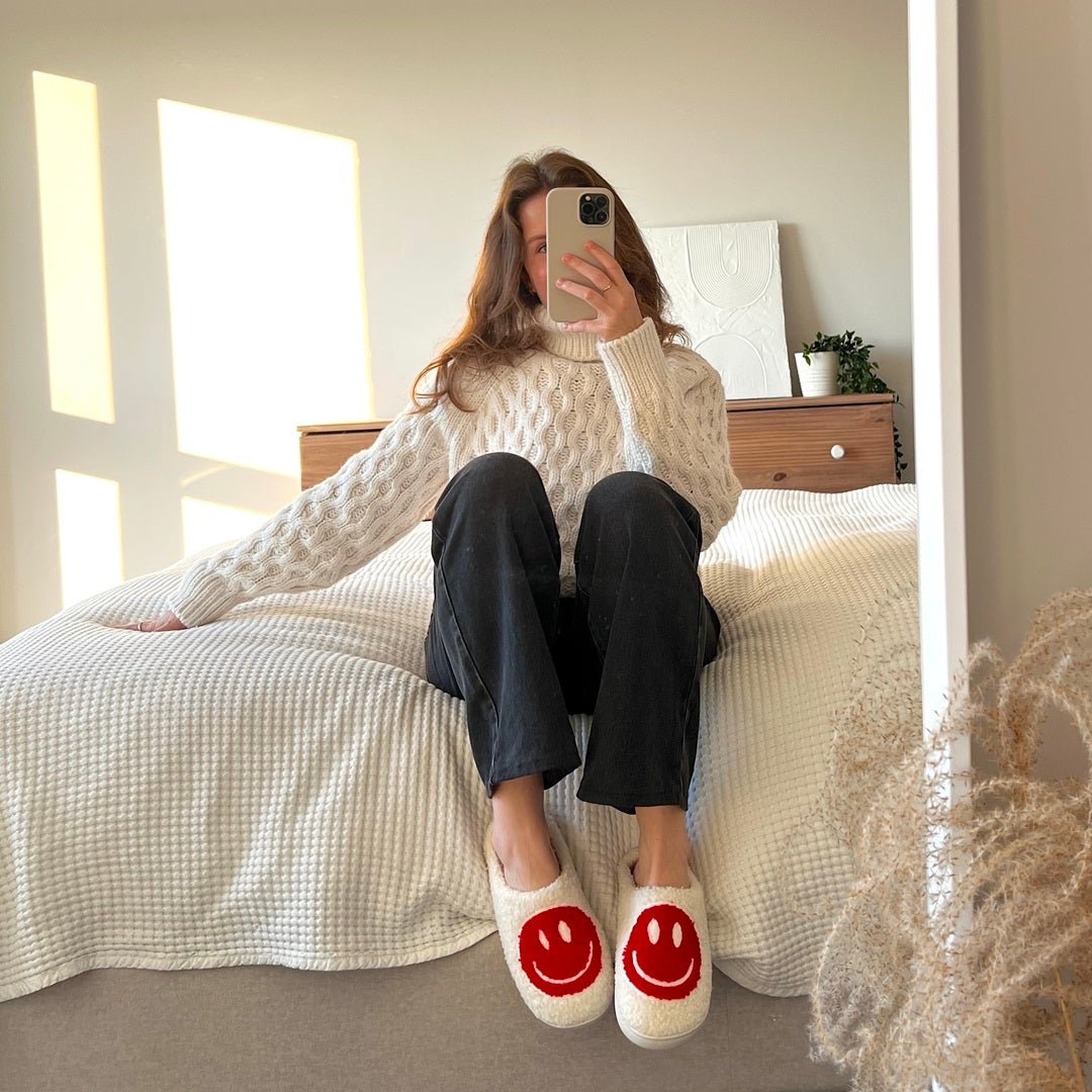 Hausschuhe Damen | Großer Smiley Plüsch | Kuschelig Weich-HauteBerlin