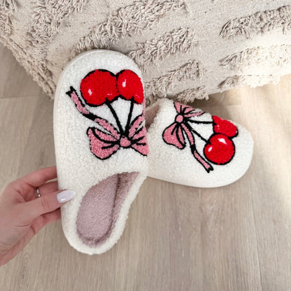 Hausschuhe Damen | Kirschen Schleife | Plüsch Slip-On-HauteBerlin