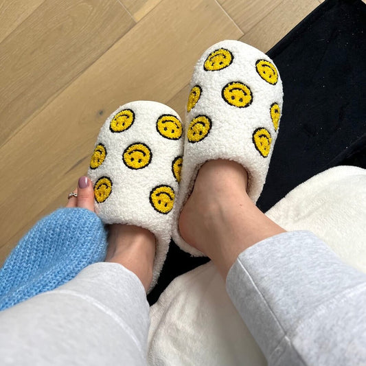 Hausschuhe Damen | Plüsch mit Smiley | Zum Hineinschlüpfen-HauteBerlin