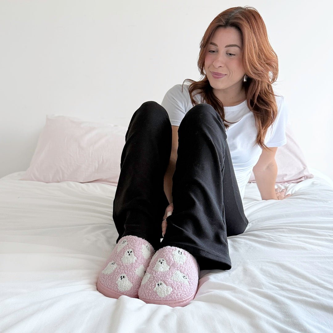 Hausschuhe Damen | Rosa Plüsch | Halloween Geist Design-HauteBerlin