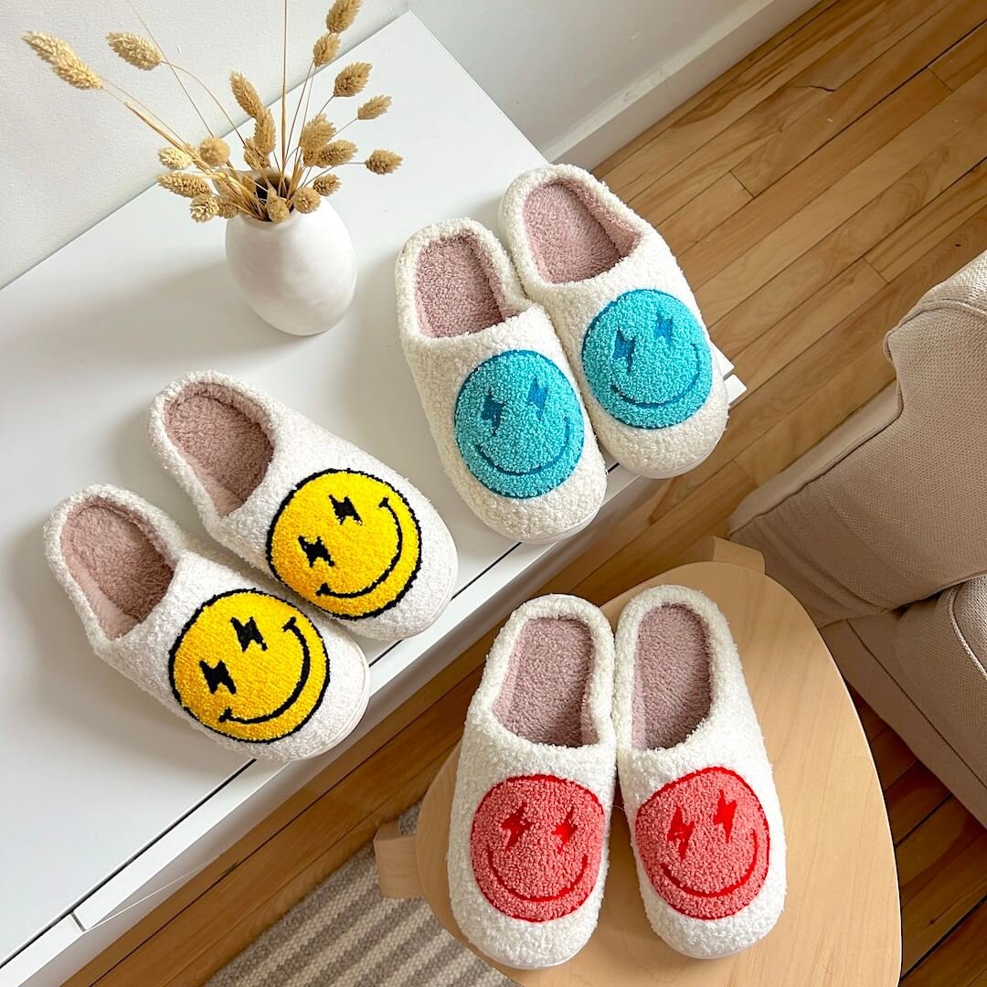 Hausschuhe Damen | Smiley mit Blitz | Plüsch Weich-HauteBerlin