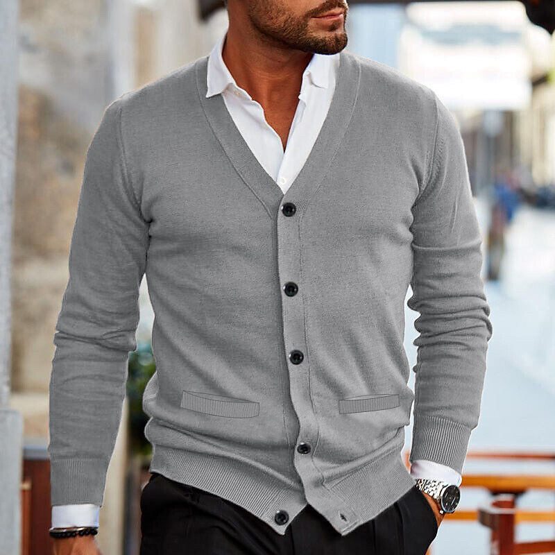 Herren-Strickjacke – V-Ausschnitt – zum Knöpfen – Strickjacke – Cardigan-Pullover-HauteBerlin