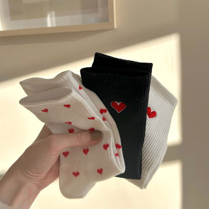 Bestickte Socken mit Herz 2