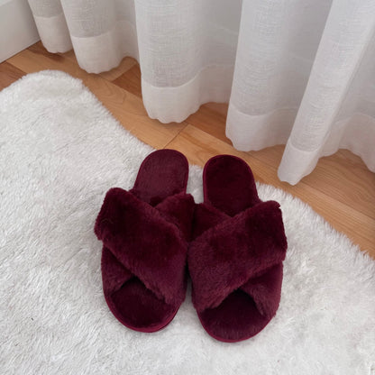 Flauschige Hausschuhe mit Kreuzbändern 11