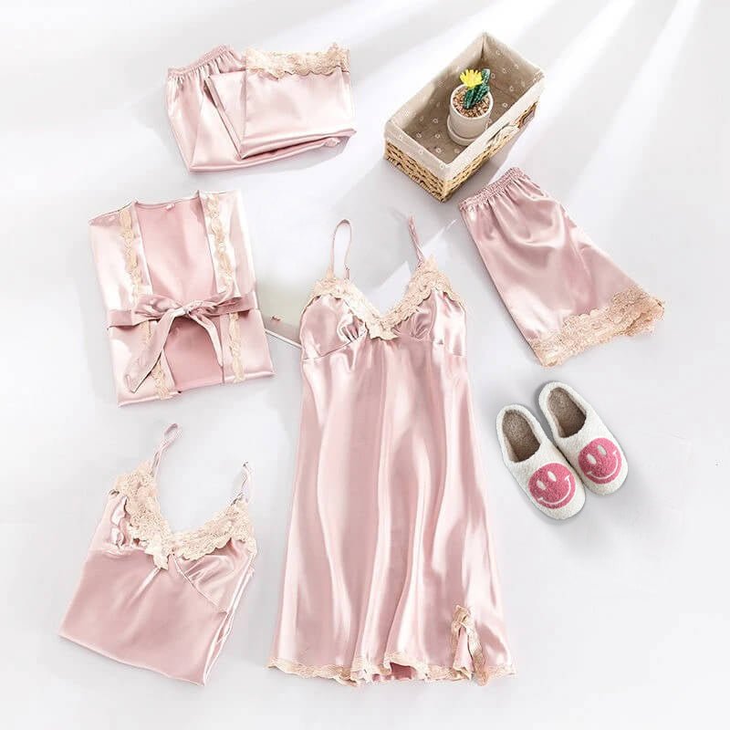 Fünfteiliges Satin Pyjama Set 13