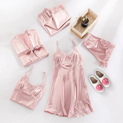 Fünfteiliges Satin Pyjama Set 3