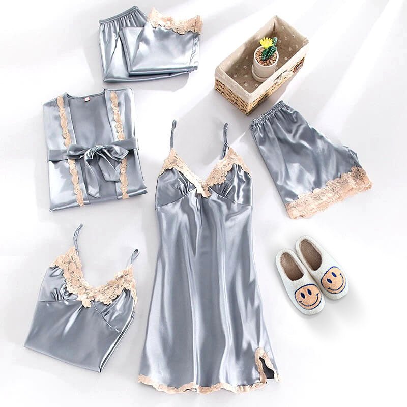Fünfteiliges Satin Pyjama Set 4