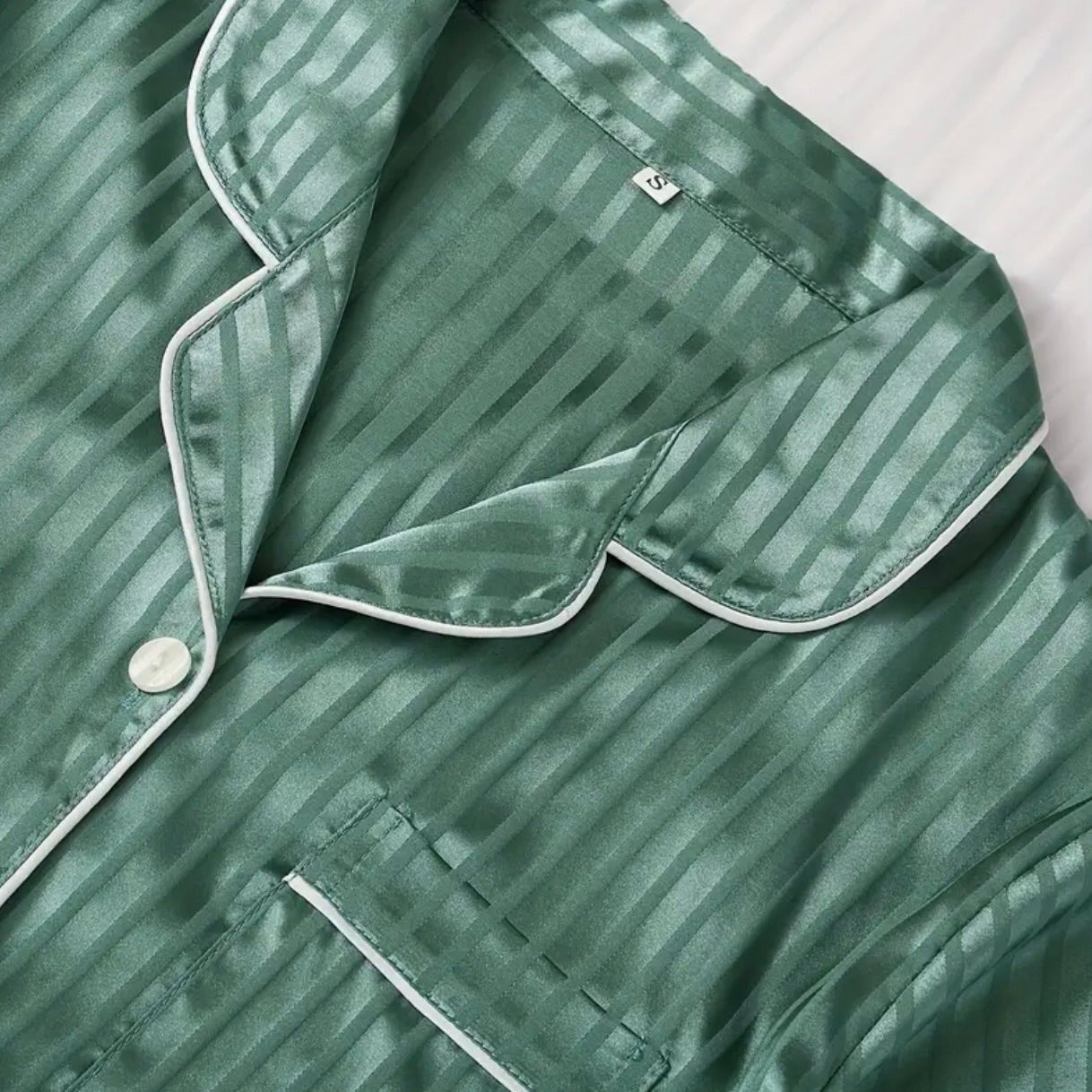 Gestreiftes Satin Schlafanzug Set 4