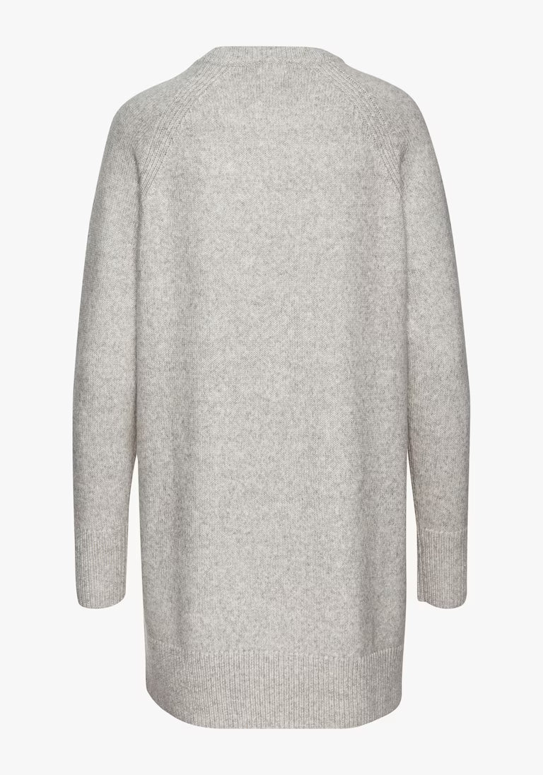 Jumperkleid – Langarm – Locker geschnitten – Langer Pullover – Damenstrickmode-HauteBerlin