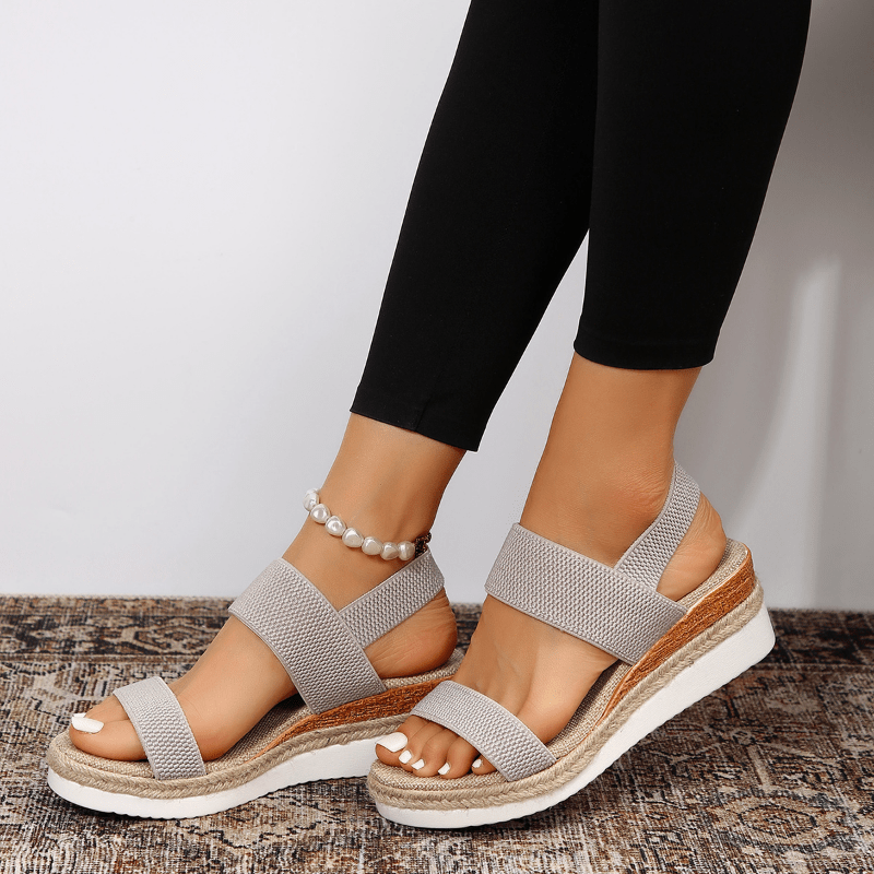 Keilsandalen | Elastische Riemen | Slip-On | Plateausandalen | Damen-HauteBerlin