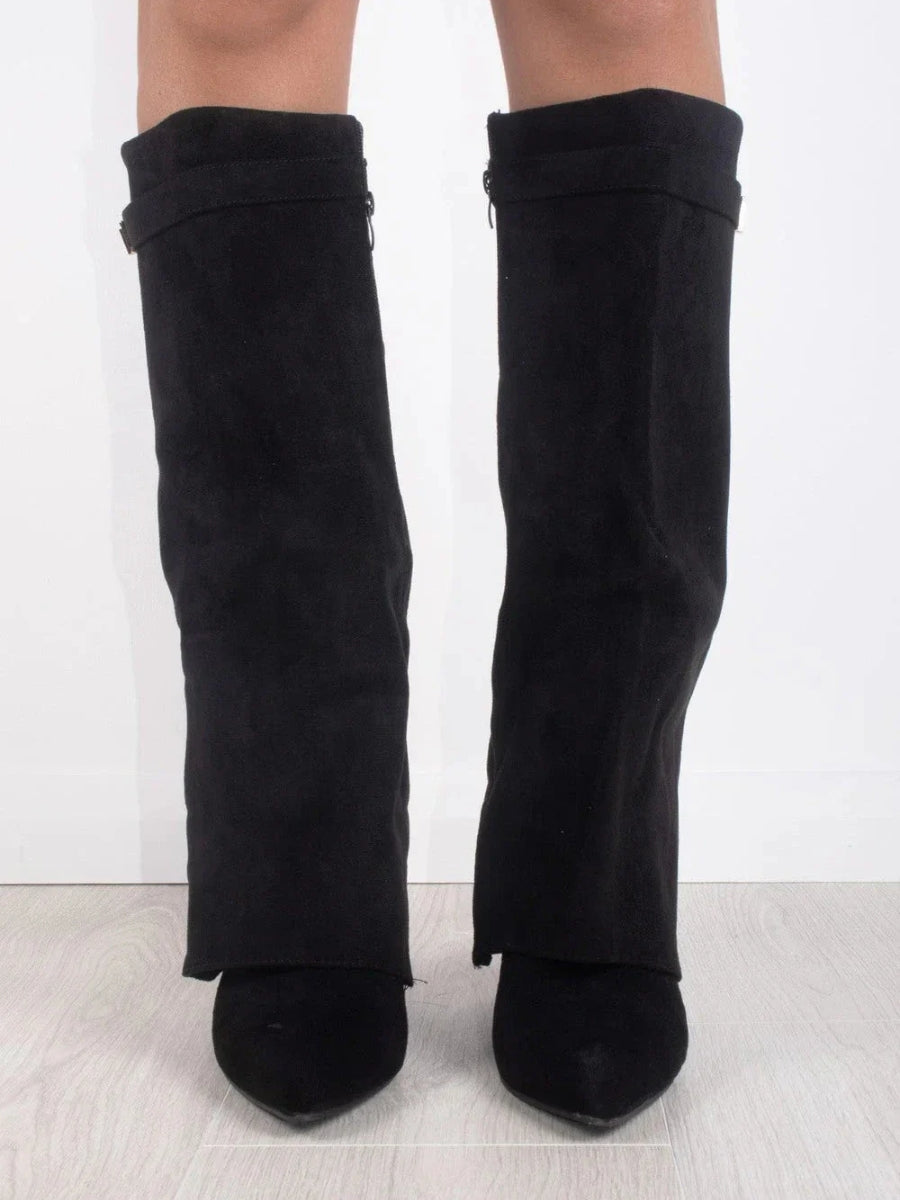 Kniehohe Stiefel – Damenstiefel aus Wildlederimitat mit spitzer Zehenpartie und Absatz-HauteBerlin