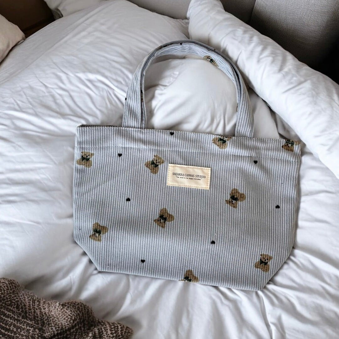 Kosmetiktasche | Cord Teddy Print | Shopper oder Schminktasche-HauteBerlin