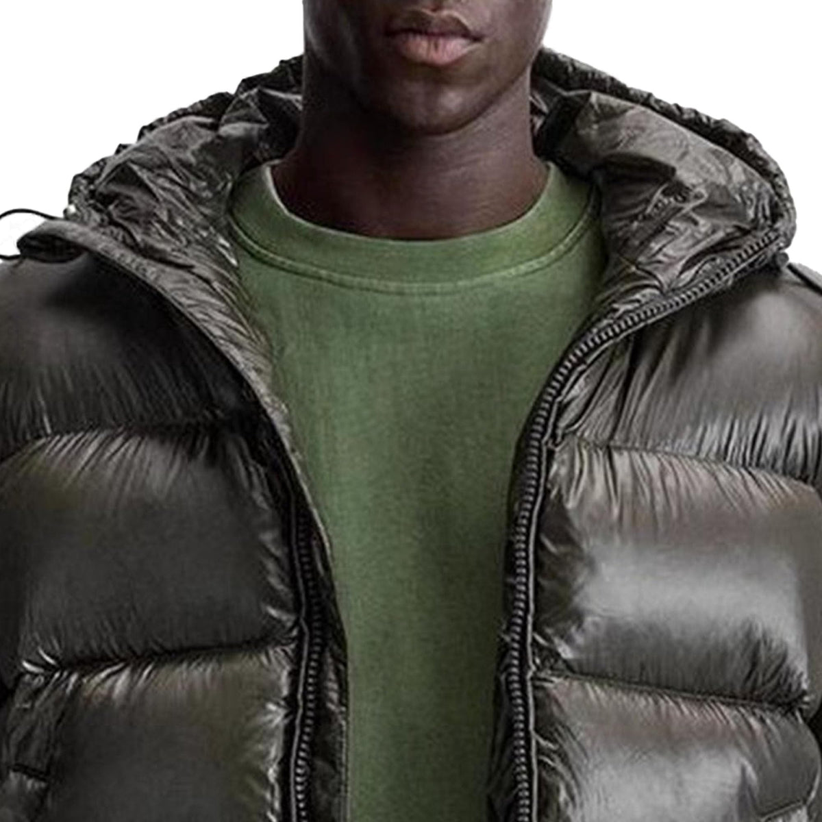 Pufferjacke Herren – Glänzende Steppjacke mit Kapuze in Schwarz oder Armeegrün-HauteBerlin