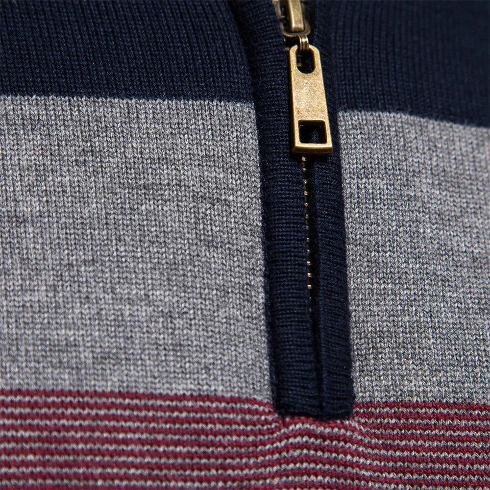 Pullover mit Viertelreißverschluss – Gestreifter Strickpullover mit halbem Reißverschluss für Männer-HauteBerlin
