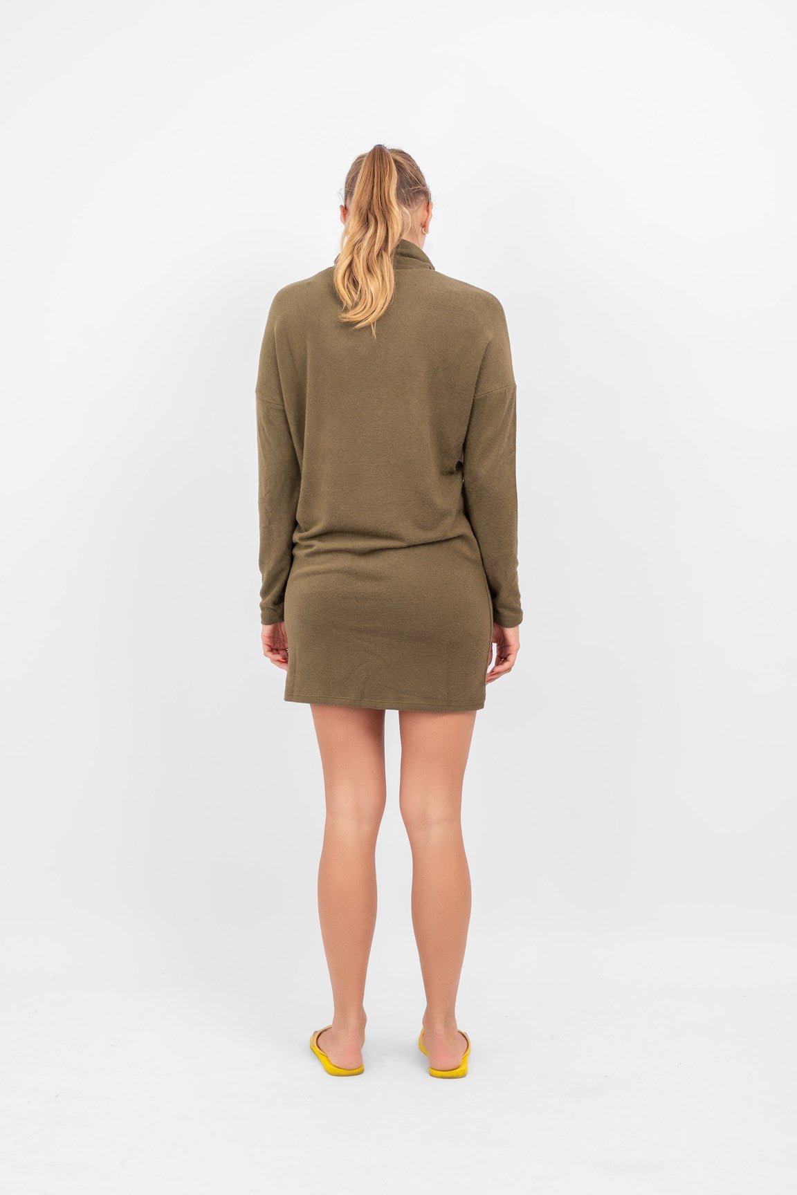 Rollkragenkleid - Langärmelig - Mini - Freizeitkleid - Pulloverkleid-HauteBerlin