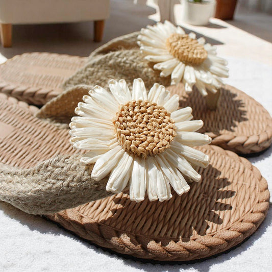 Sandalen Damen | Gänseblümchen Zehentrenner | Geflochtene Optik-HauteBerlin