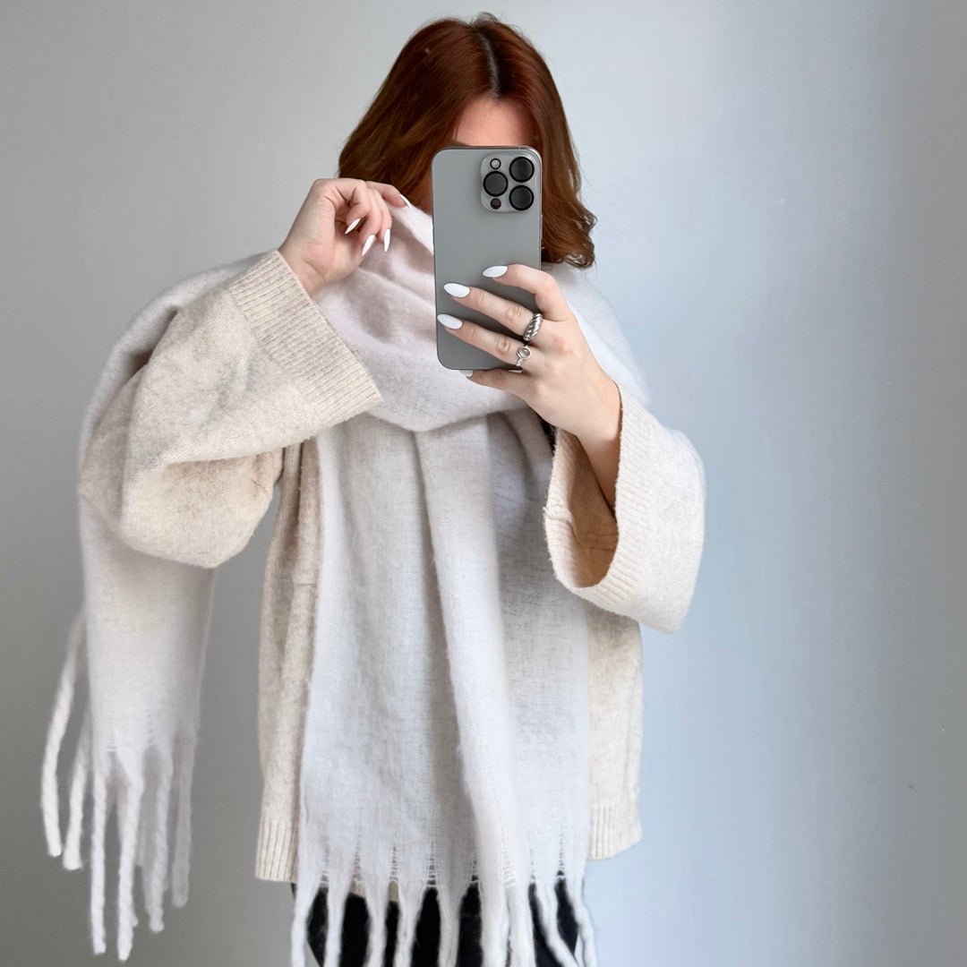 Schal Damen | Oversized mit Fransen | Weich und Warm-HauteBerlin