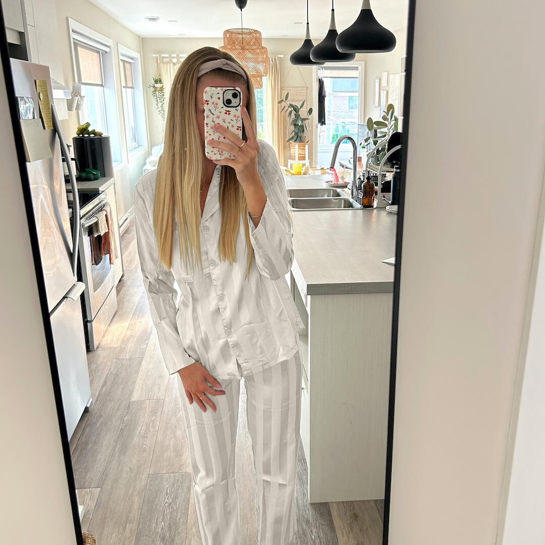 Schlafanzug Damen | Gestreifter Satin | Knopfleiste-HauteBerlin