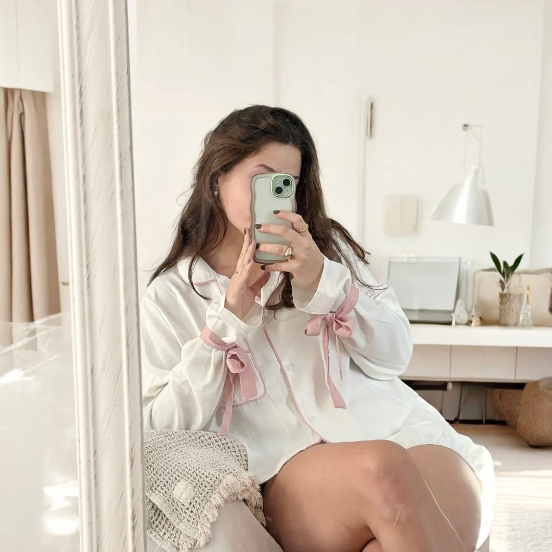 Schlafanzug Damen | Langarm & Shorts | Schleifen Details-HauteBerlin