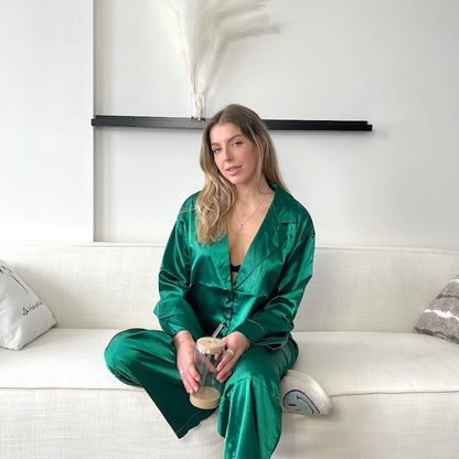 Schlafanzug Damen | Satin Langarm | Oversized Zweiteilig-HauteBerlin