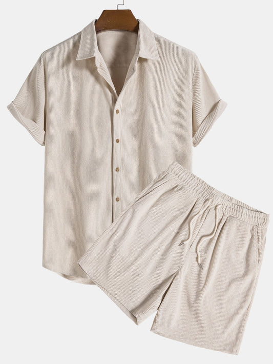 Set aus Hemd und Shorts – 2-teiliges Set für Herren mit kurzen Ärmeln und Knopfleiste-HauteBerlin