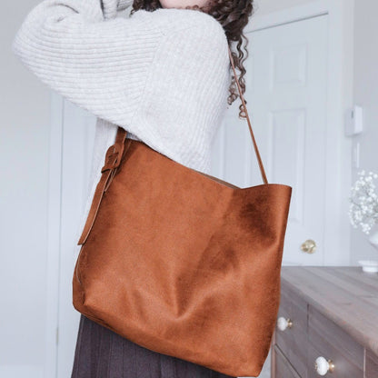 Shopper Tasche | Wildleder Optik | Braune Schultertasche-HauteBerlin