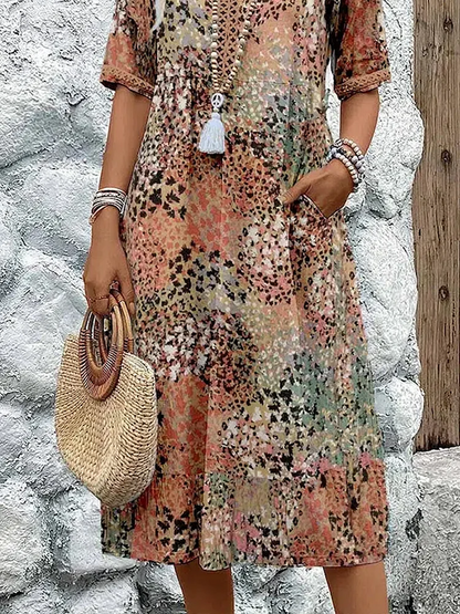 Sommerkleid Damen: Boho Midikleid mit V-Ausschnitt und Taschen-HauteBerlin