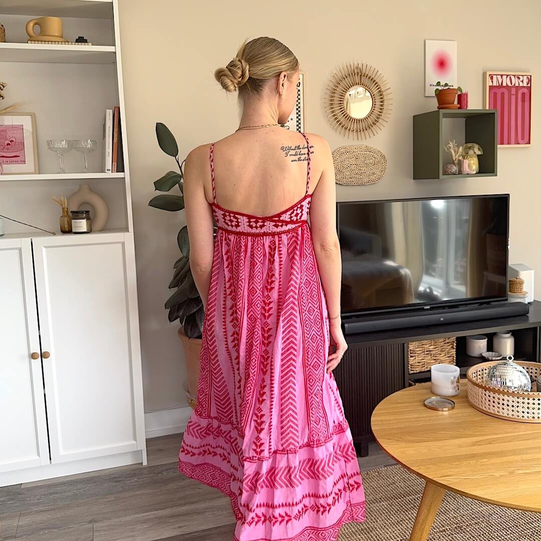 Sommerkleid Damen | Rosa Maxi mit Spaghettiträgern | Gestrickt-HauteBerlin