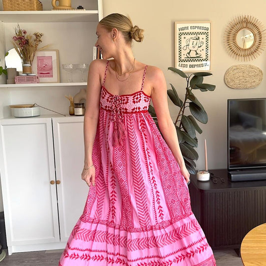 Sommerkleid Damen | Rosa Maxi mit Spaghettiträgern | Gestrickt-HauteBerlin