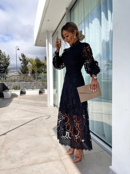 Spitzenkleid | Langarm | Hoher Kragen | Cocktailkleid-HauteBerlin