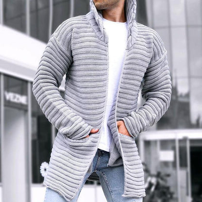 Strickjacke – mit Kapuze – vorne offen – lange Strickjacke – Herren-Strickjacke-HauteBerlin